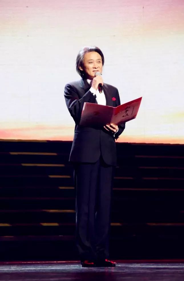 徐涛朗诵《面朝大海 春暖花开》